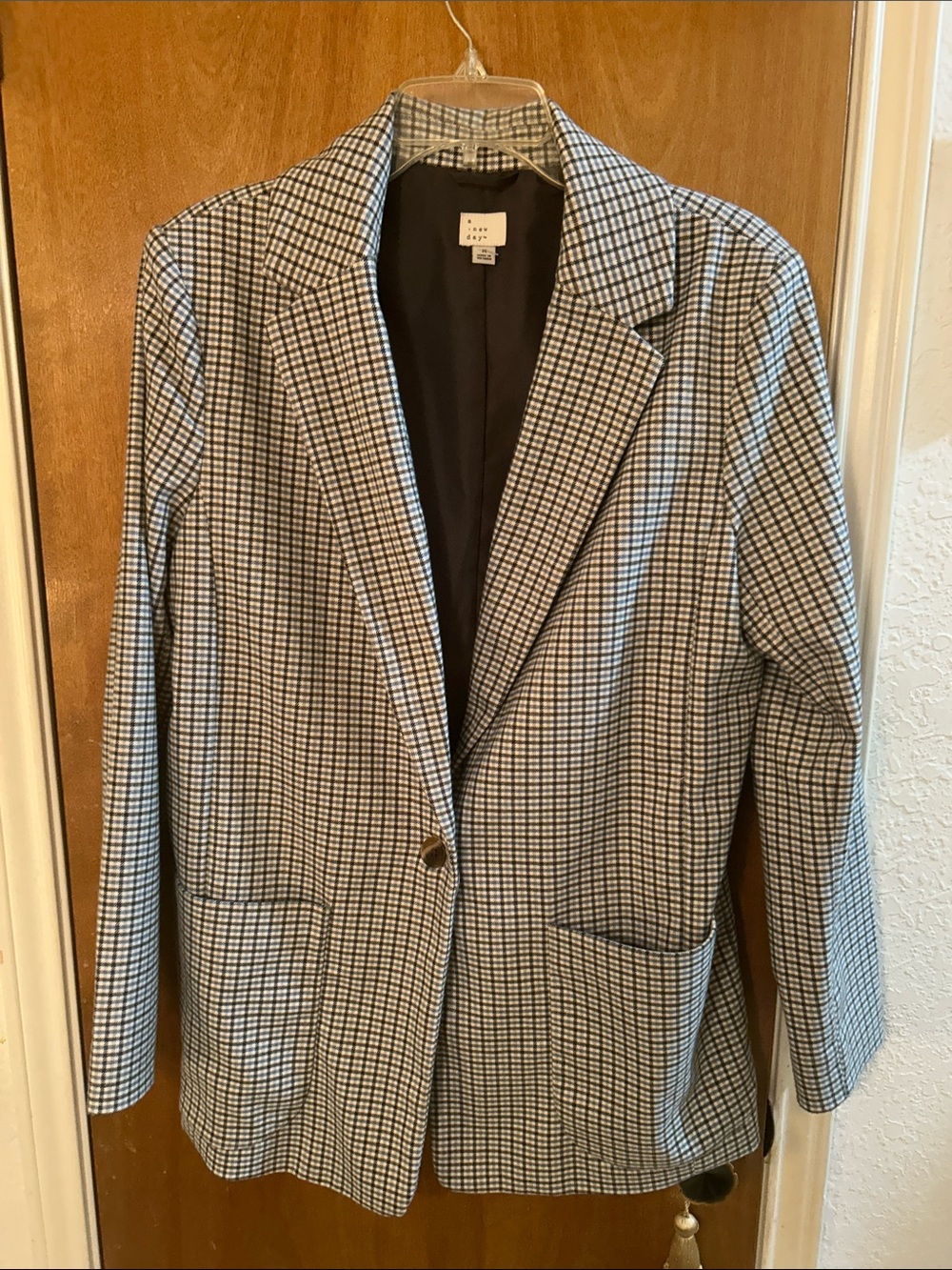 Women’s Black and White Checked Single-Button Blazer. M. Like new
